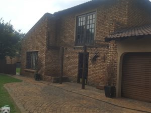 3 Bedroom House in Denneoord