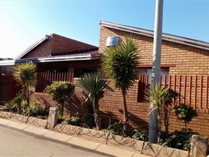 3 Bed House in Tembisa
