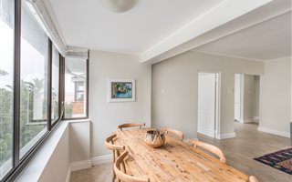 2 Bedroom Apartment in Bantry Bay