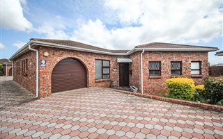 3 Bedroom Townhouse in South End