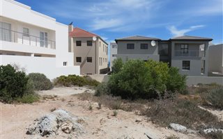 320 m² Land available in Calypso Beach