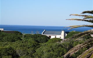 4 Bedroom House in Kleinbaai