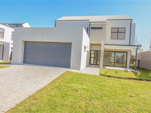 3 Bed Duplex in George East