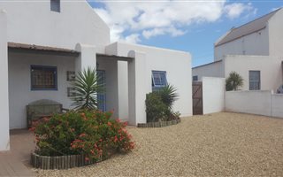 2 Bedroom House in Vredenburg