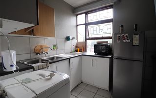 2 Bedroom Apartment in Rosebank