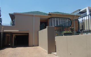 4 Bedroom House in Kensington