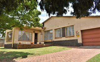 3 Bedroom House in Woodmere