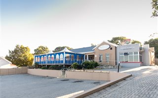 517 m² Commercial space in Uitenhage Central