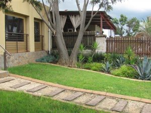 6.8 ha Farm in Honingnestkrans