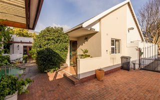 3 Bedroom House in Claremont