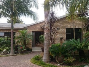 4 Bed House in Loerie Park