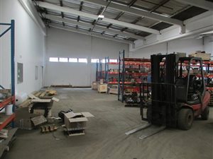 1049 m² Commercial space in New Germany