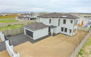 4 Bedroom House in Parklands North