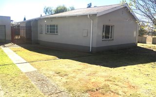 4 Bedroom House in Oberholzer