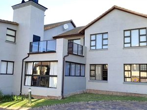 2 Bed Townhouse in Mossel Bay Golf Estate