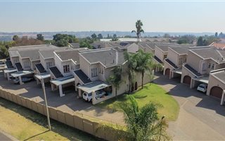 3 Bedroom Townhouse in Glen Marais