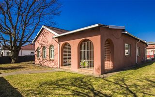 3 Bedroom House in Mackenzie Park