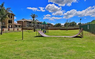 2 Bedroom Townhouse in Noordheuwel