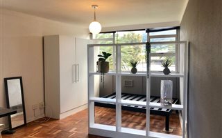 Bachelor apartment in Mowbray