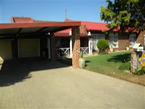 4 Bed House in Elandia