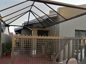 3 Bed House in Protea North