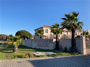 2 Bed Apartment in Lansdowne