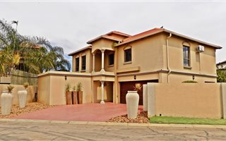 4 Bedroom House in Melodie