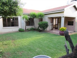 2 Bed Simplex in Silver Lakes