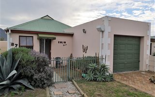 2 Bedroom House in Milkwood Park