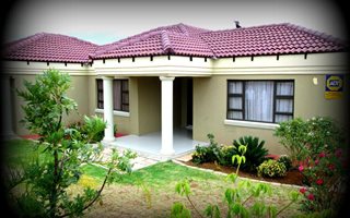 4 Bedroom House in Serala View