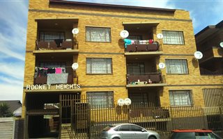 2 Bedroom Apartment in Troyeville