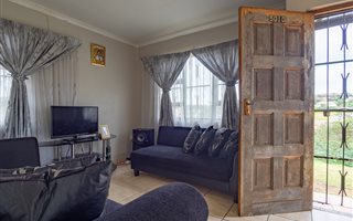 3 Bedroom House in Orient Hills