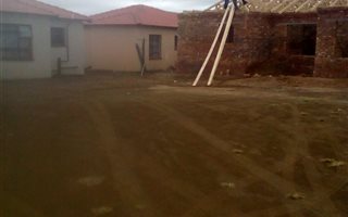 509 m² Land available in Embalenhle