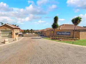 3 Bed House in Esther Park