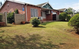 2 Bedroom Townhouse in Hayfields