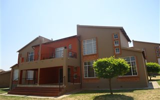 2 Bedroom Apartment in Laser Park