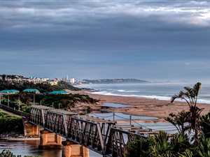 3 Bedroom Apartment in Illovo Beach