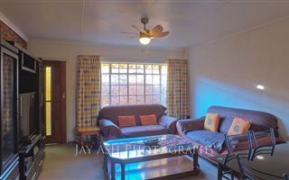 2 Bedroom Townhouse in Krugersdorp North