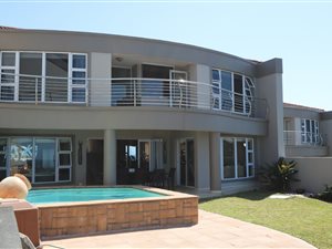 3 Bed Apartment in Sheffield Beach