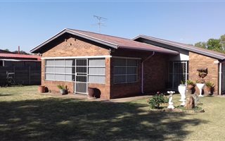 3 Bedroom House in Vanderbijlpark SE