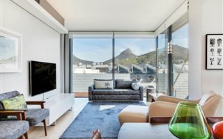 2 Bedroom Apartment in Waterfront
