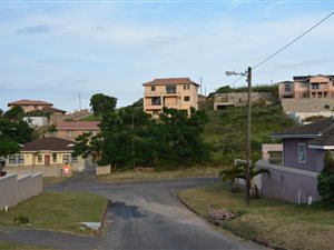 837 m² Land available in Umkumbaan