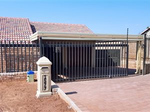3 Bed House in Bergtuin