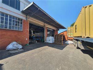 1400 m² Industrial space in Mobeni