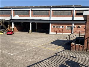 2900 m² Industrial space in New Germany