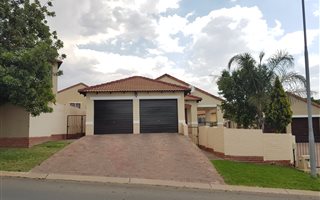 3 Bedroom Cluster in Bloubosrand