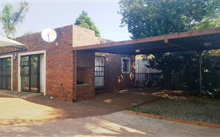 1 Bedroom Apartment in Constantia Park