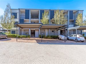 2 Bed Apartment in Somerset Lakes