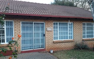 2 Bedroom Simplex in Die Wilgers