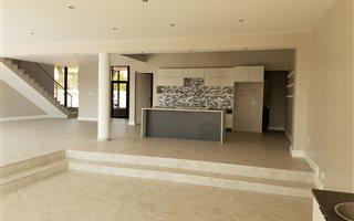 4 Bedroom House in Bankenveld